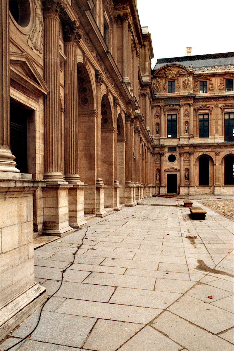 Jacques Lemercier: the Cour Carrée, Louvre, Paris (1625-45) based on the original wing by Pierre Lescot (1546-51) photograph © Thomas Deckker 1997
