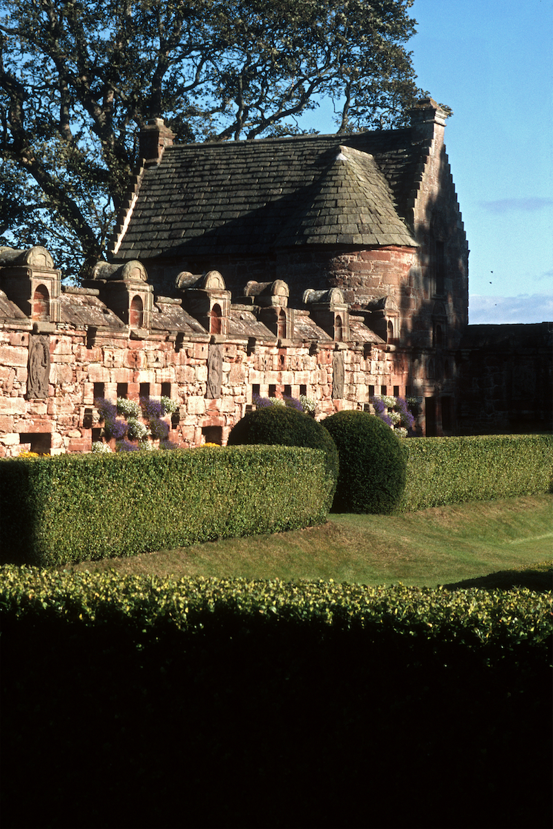 Edzell photo © Thomas Deckker 2012